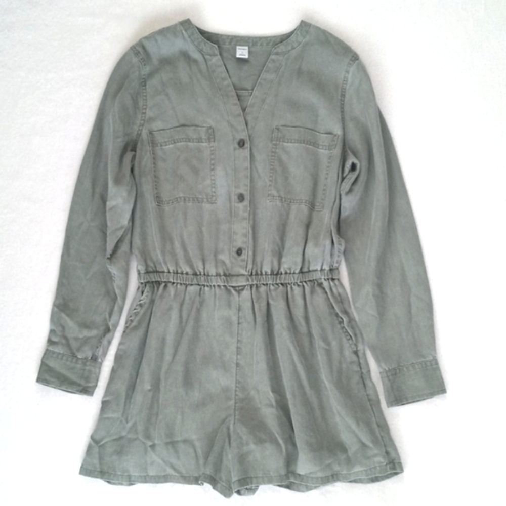 Old Navy Women's Olive Green Long Sleeve Button Up Jumper/ Shorts Romper S